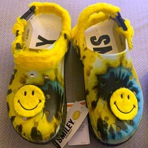Crocs smiley women’s clog